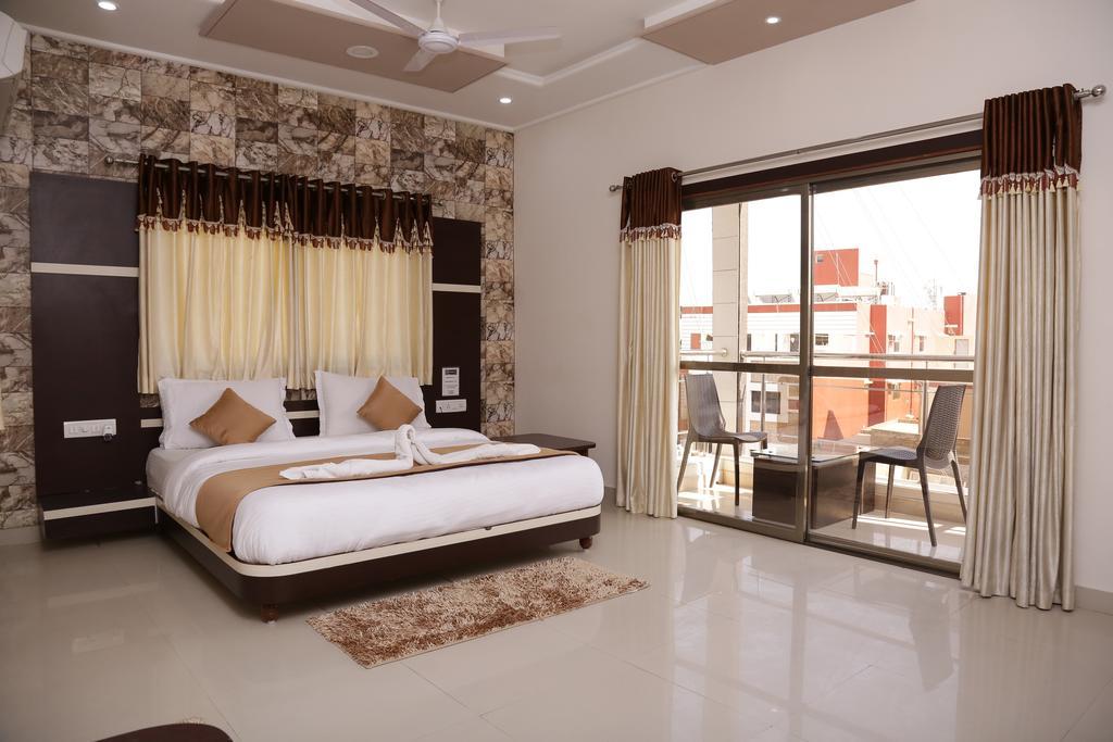 Hotel Rudra Plaza Dwārka 外观 照片
